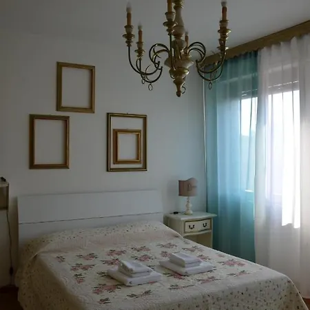 Vintage House Apartment *